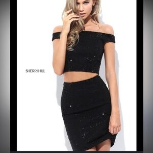 SHERRI HILL TWO PIECE FORMAL SET IN RED size 10
DRESS 50701